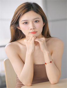 《西西人体美女露b图片-相亲对象是强硬问题学生》