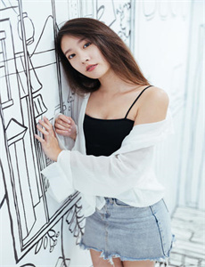 《男子与女技师裸身共处一室-少女视频哔哩哔哩免费软件》