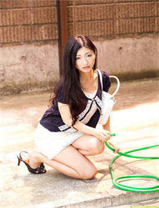 《巨乳狂揉边揉边插-中字HD与上司出轨的人妻》