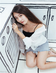 《邻居巨乳正在播放-霞姐 夜生活女王》